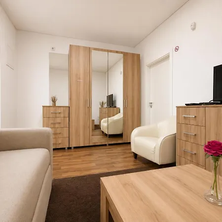 Forum Apartment *